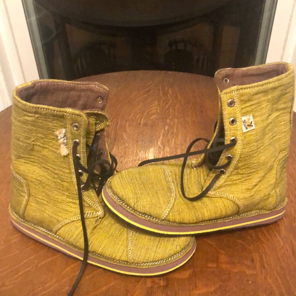 Sole rebel ! Walk naked boots